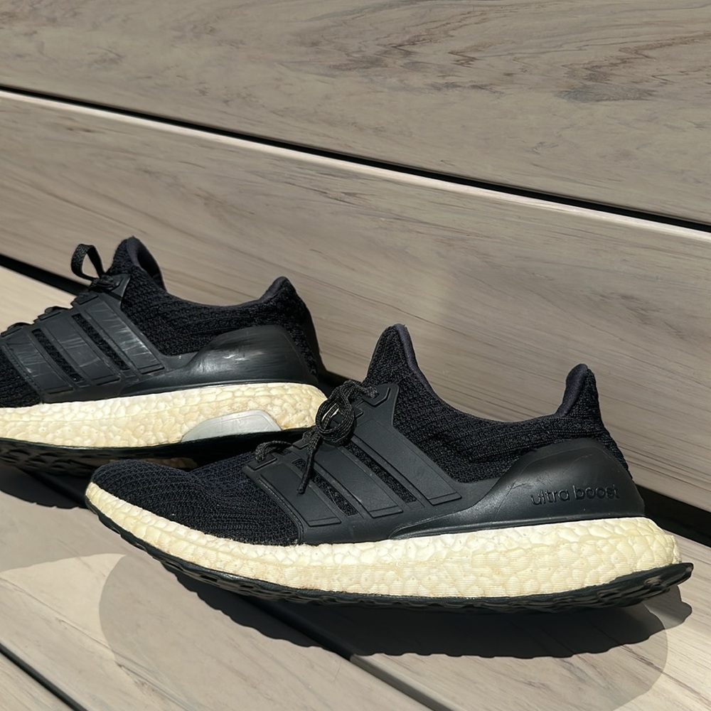 Adidas Men's Ultra Boost Continental Shoes in Black PYA 046001 Size 9.5 - Picture 2 of 10
